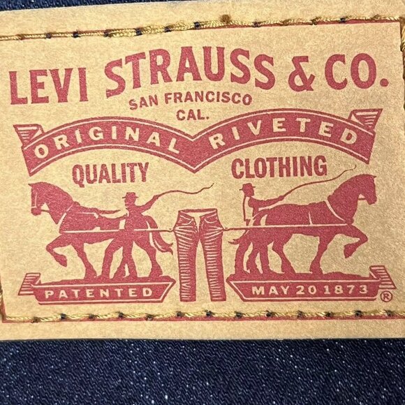 Levis Womens Classic Bermuda Shorts Size 4/W27 Dark Blue Mid Rise Stretch Fabric - Picture 6 of 12